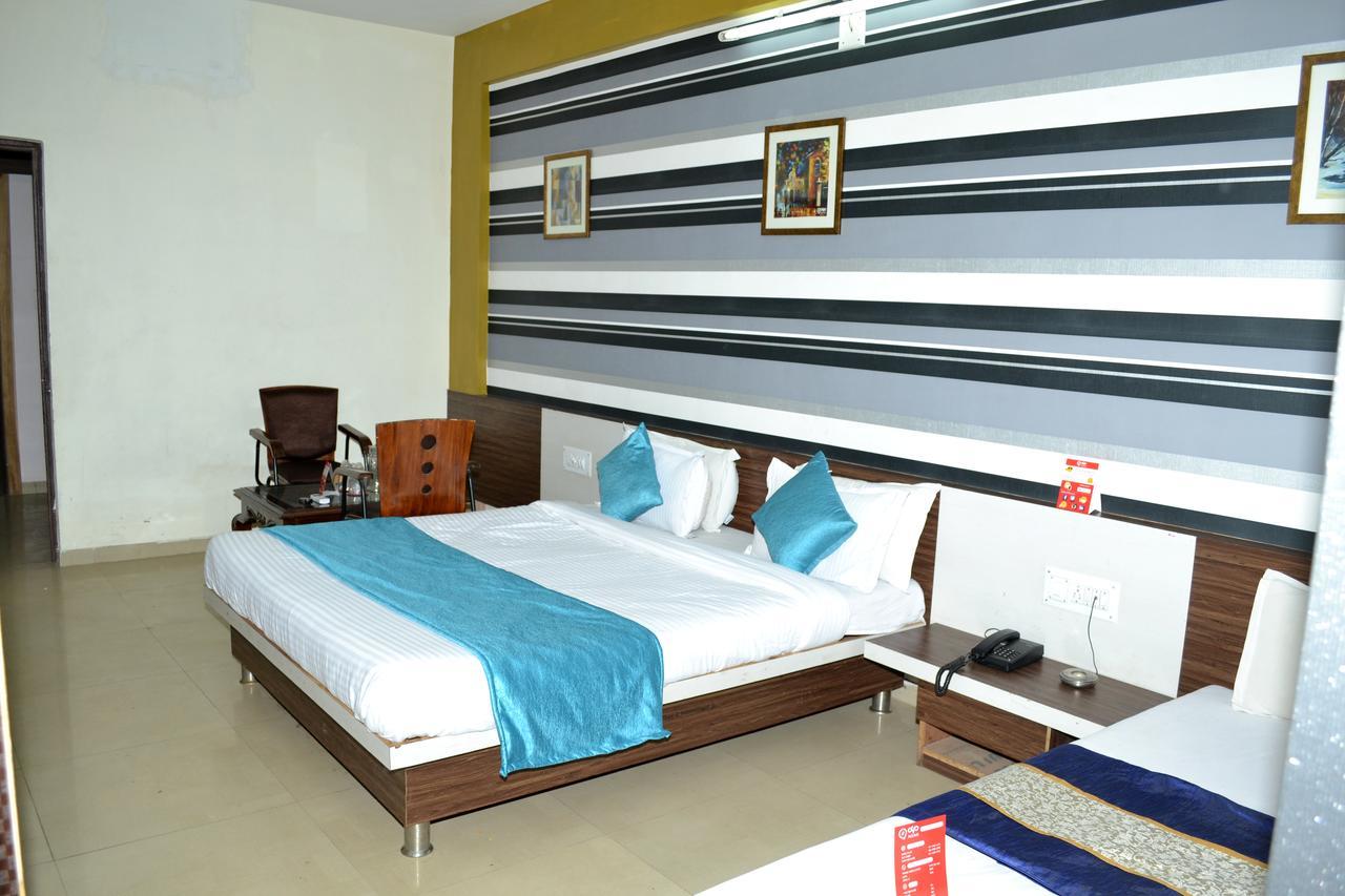Hotel Neelkanth Residency Gandhinagar Exterior foto