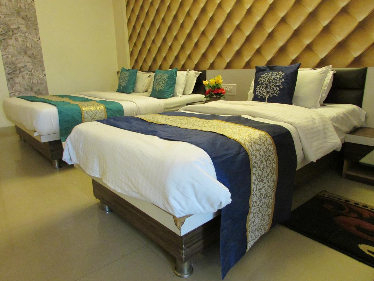 Hotel Neelkanth Residency Gandhinagar Exterior foto